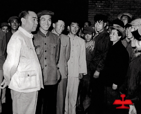 1959年毛澤東同志親切接見(jiàn)全國著(zhù)名勞動(dòng)模范、鞍鋼老英雄孟泰